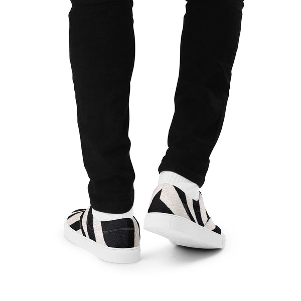 Men’s lace-up canvas shoes
